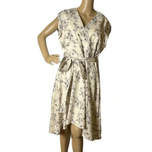 Faux wrap Dress,M. NWT,surplice,fit & flare ,floral,hi lo,tulip sleeves,back zip